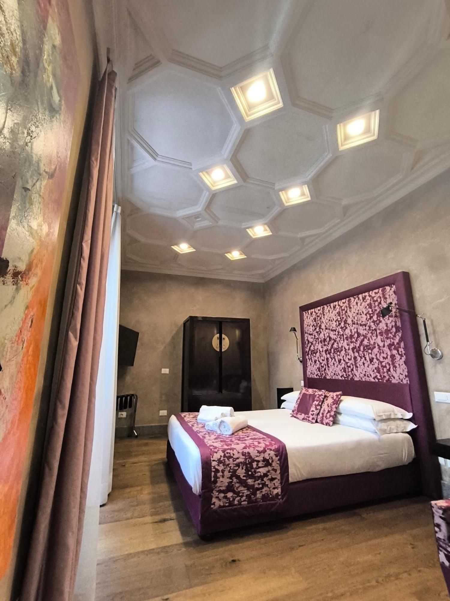 Pensión Pantheon Luxury *